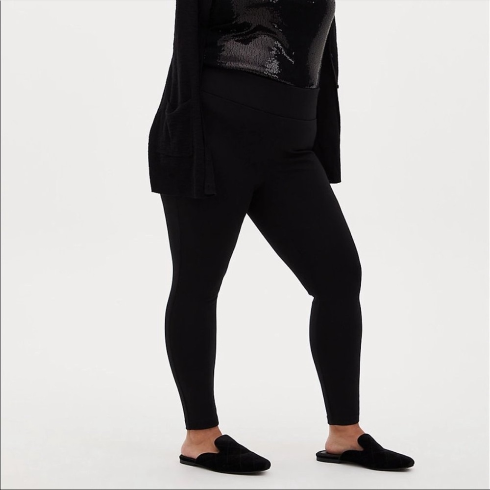 NWT Torrid Fleece Lined‎ Pixie Pant / Black / SZ 2R